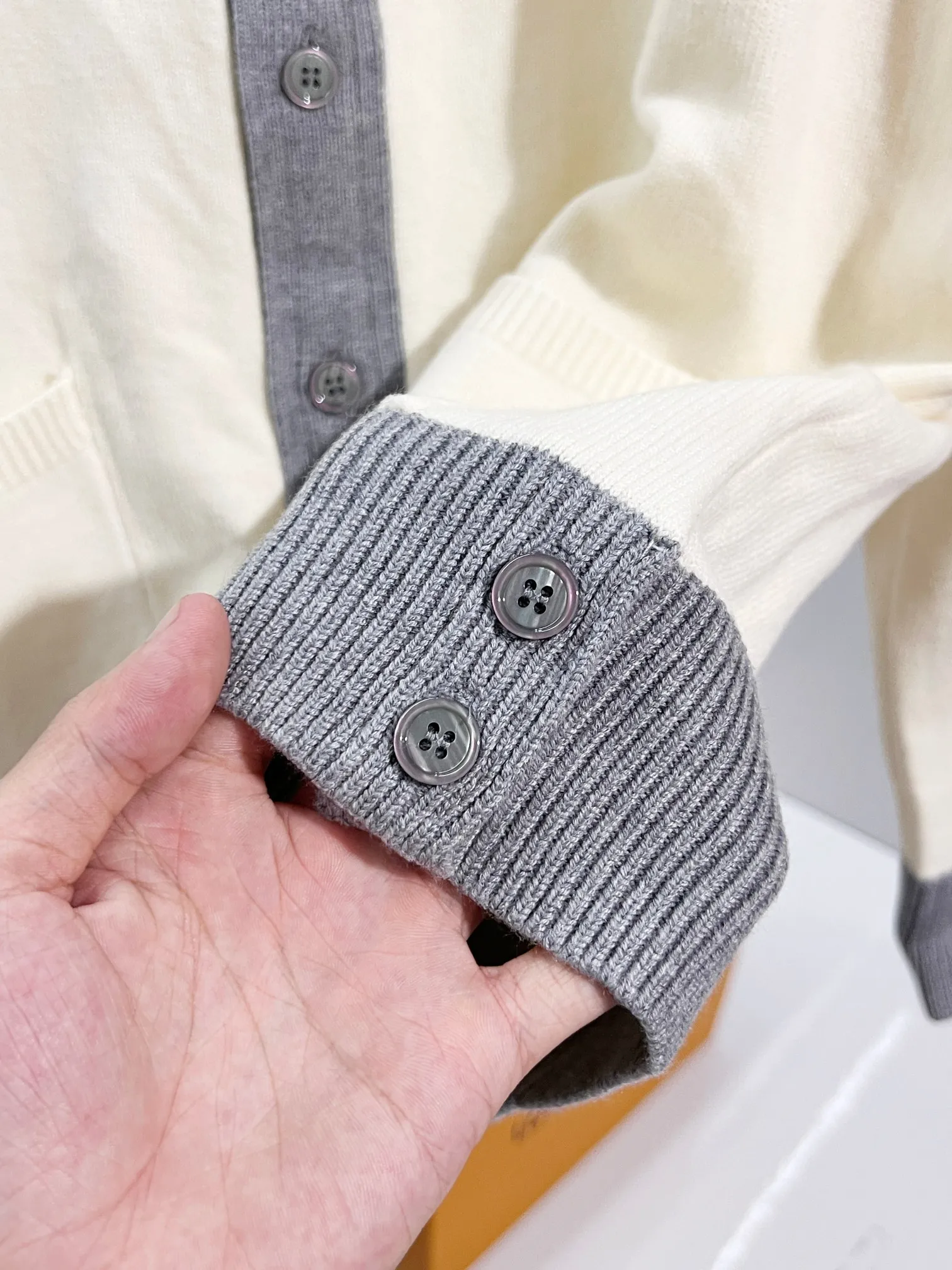 Thom Browne ➡️ TBClassic Classic Quality⚠️ ， ， ， ， ❗️❗️ ， ！ TBSeries ， ， ！ : Gray Size:M L XL XXL